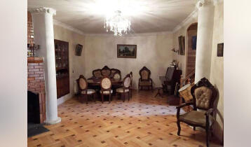 For Rent 150m2 Nonstandard Old Building Flat Renovated. Price: 800$