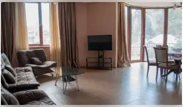 (Auto Translate!) The apartment is located in one of the most prestigious central districts of Tbilisi
In the building. It is 500 m away from Rustaveli (7 minutes walk)
At a distance of 900 meters from Freedom Square (11 minutes drive)
on foot). It is also very close to the main street of the cafe-bars 1.6 km (18)
Minute walk). Chitadze Street is quite protected because of the street
There is protection of the Parliament, the Embassy and the Ministry and many more
Camera. The building also has its own security service. The mentioned building
It has an inner courtyard where it is virtually impossible to reach a stranger.
.