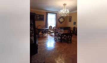 For Sale 195m2 Nonstandard Old Building Flat Old renovated. Price: 430000$