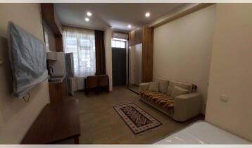 For Rent 24m2 Italian Yard Old Building Flat Renovated. Price: 500$