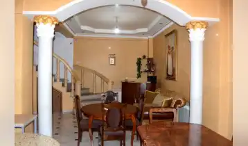 (Auto Translate!) A three-storey private house with a small yard is for sale in the center of the city, two minutes' walk from Avlabri metro station. Newly built house with luxury classic renovation, all communications.