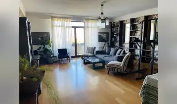 (Auto Translate!) A 4-room sunny, corner apartment for sale in the complex "My House near the Opera" with 3 separate bedrooms, a separate kitchen, with a beautiful view of Mtkvari.