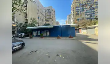 ქირავდება 108m2 ძველი აშენებული კომერციული ფართი (უნივერსალური ფართი) რემონტით. ფასი: 1000$