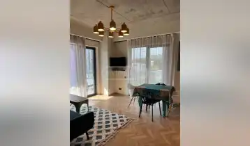 (Auto Translate!) An apartment is for sale in Bloks Avlabri complex, with furniture and appliances, newly renovated, 24-hour reception, the best view of old Tbilisi, the apartment is currently rented.