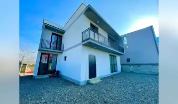 (Auto Translate!) Two-storey house for sale. Built on 300 square meters of land. 180 square meters of living space, and 30 square meters of summer space. with a flat roof. the so-called The parapets are raised in such a way that they are prepared for arranging a terrace. It is built with 30 pumice blocks. The highest quality material is used in the construction process. High quality aluminum windows are installed in the house. Central heating is installed. The house has 2 bathrooms (on the first and second floors), 3 bedrooms (the space allows to add another room, a bedroom, a study, etc., if desired). The master bedroom has a walk-in closet. All appliances remain in the house (Bocsh 6 kg washing machine, Bocsh large built-in dishwasher, Bocsh gas hob, Bocsh electric oven, Bocsh hood, Bocsh 600 liter refrigerator, midea air conditioner). Also, the furniture remains. The house was built a year and a half ago. Located in the best location. In a quiet, private settlement.