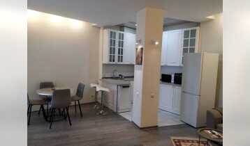 (Auto Translate!) A fully furnished three-room apartment is for sale, opposite the Prosecutor's Office and Krtsanis administration, next to Sport Time, 200 meters from the bus stop. The apartment comes with a parking space. All three rooms of the apartment have primary lighting. Two rooms have a balcony.