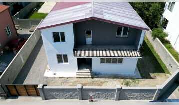 (Auto Translate!) For immediate sale, a newly built house 300 meters behind the court in Dighom. There is a fully fenced yard, one floor is 125 sq.m. M. The area of ​​the yard is 370 sq.m.