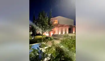 (Auto Translate!) A villa near the courts in Tbilisi Hills is for sale. Everything remains. The area of ​​the house is 290 square meters, the land is 1388 square meters