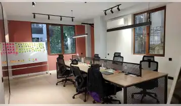 (Auto Translate!) Newly renovated office for sale on the first floor of a newly built building near Vaki Park. The office is designed for 30 people. Central heating, Internet, air conditioning, bathrooms, everything is in order. It is furnished.