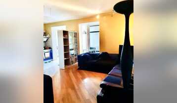 (Auto Translate!) For sale, an apartment in a very solid old building, very well renovated in its time with Italian Porsche doors, jacuzzi, appliances, aluminum windows, everything remains in the apartment, even a resident who has been living there for years. A garage is included as a gift.