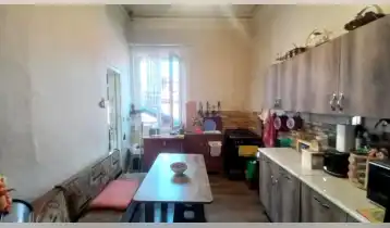 For Sale 178m2 Nonstandard Old Building Flat Under renovation. Price: 185000$