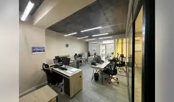 For Rent 200m2 New building Office Newly renovated. Price: 3000$